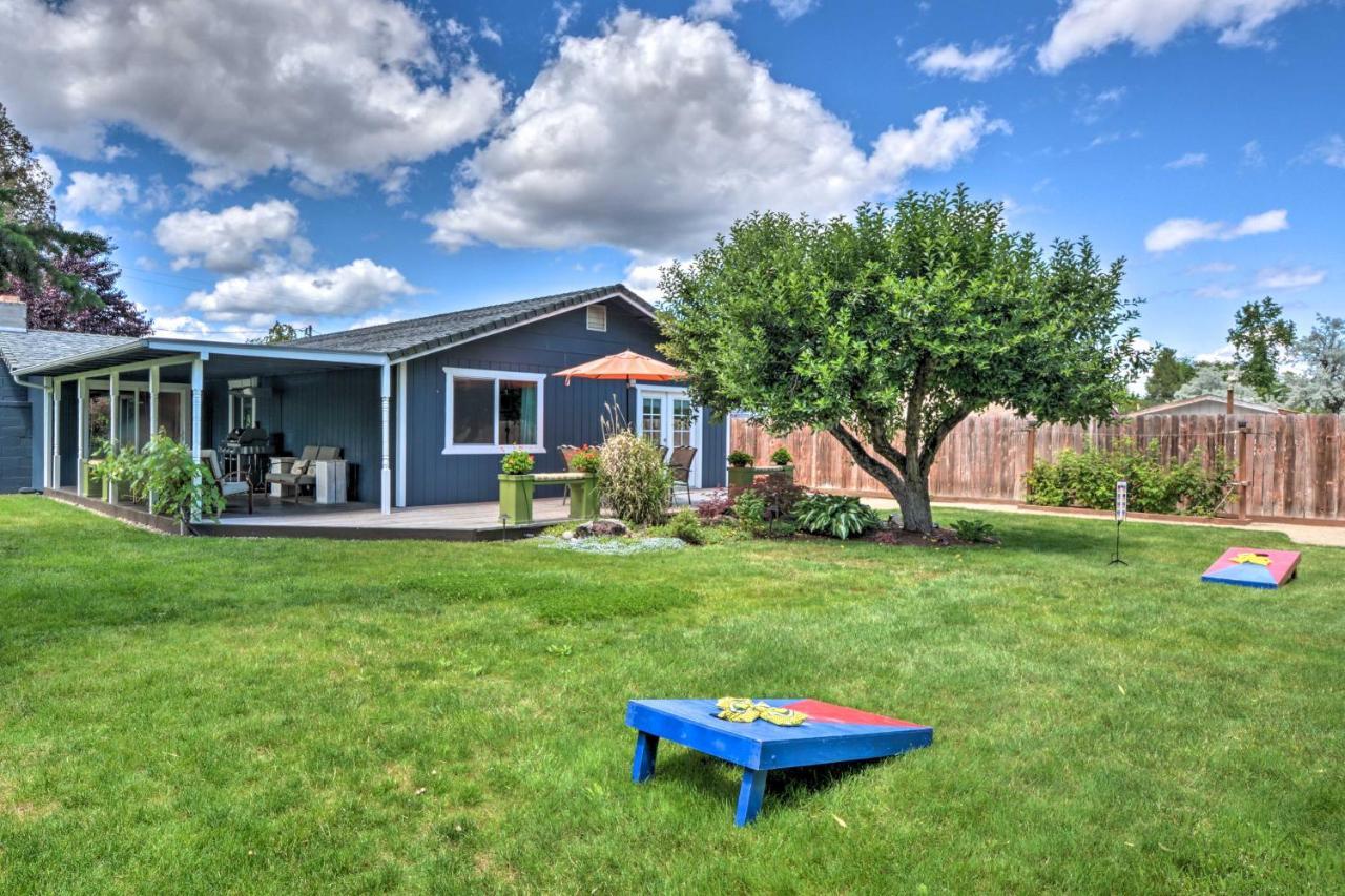 Central Medford Family Retreat With Large Yard! Kültér fotó