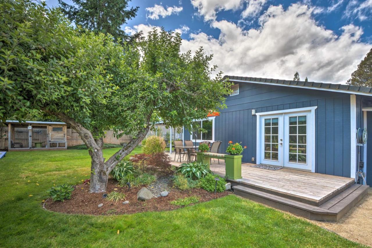 Central Medford Family Retreat With Large Yard! Kültér fotó