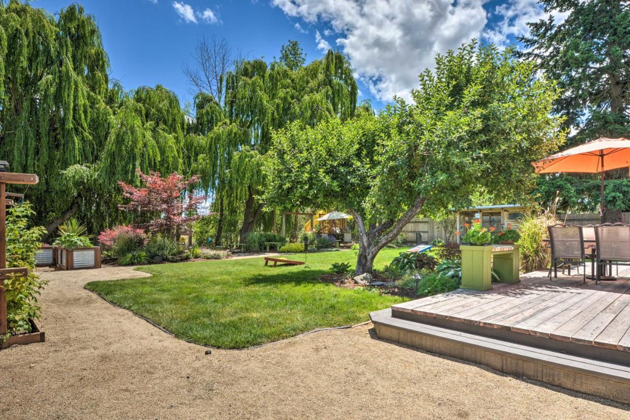 Central Medford Family Retreat With Large Yard! Kültér fotó